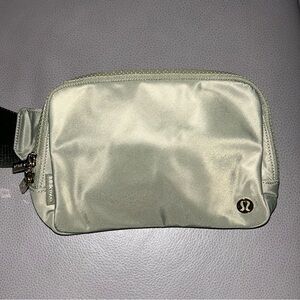 Lululemon Everywhere Belt Bag